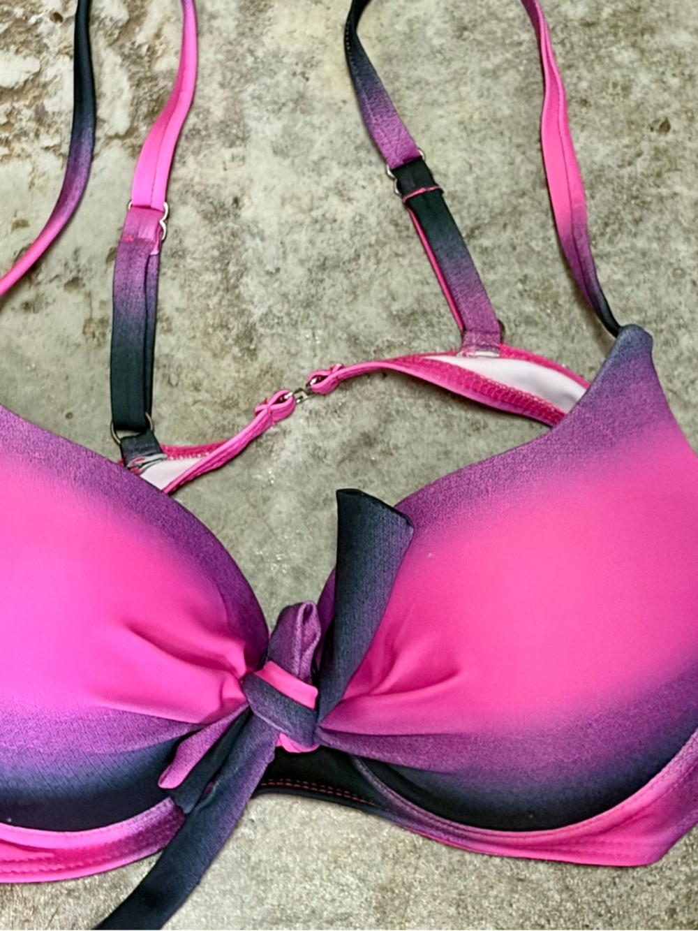 Gradient Pink, purple, black Tie-Front Bikini Tops L